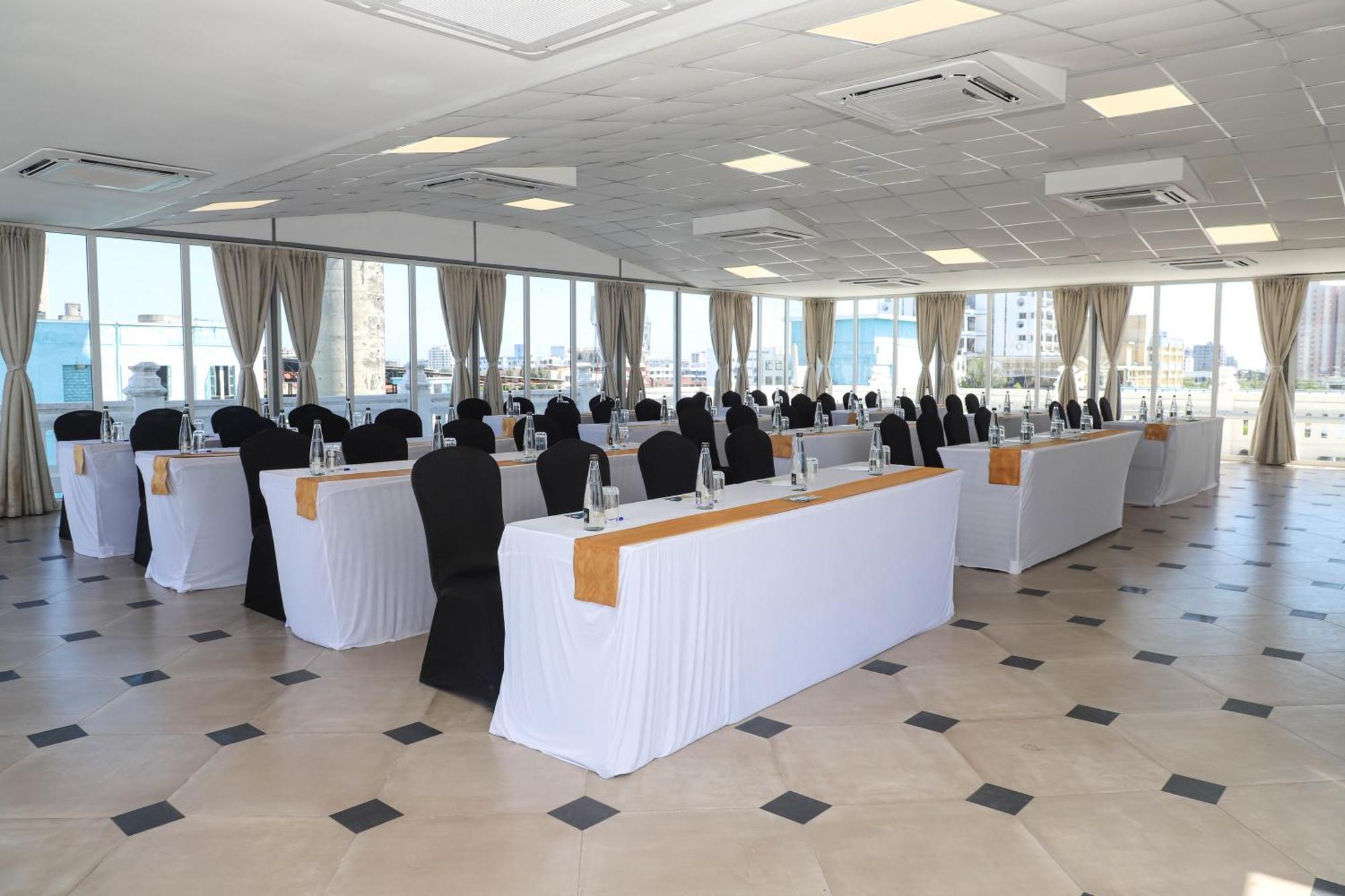 Sentrim Castle Royal Hotel Mombasa Exterior photo