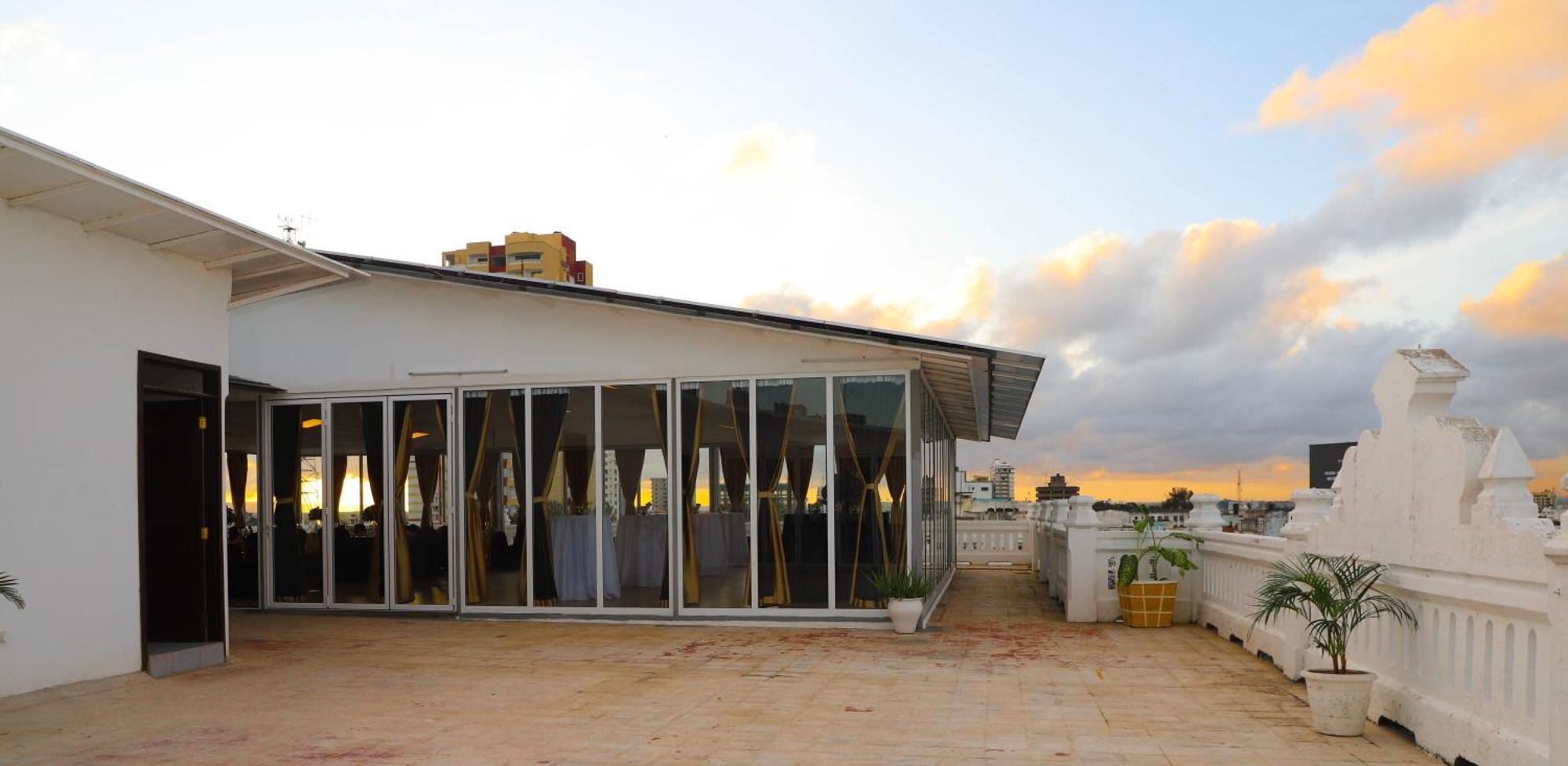 Sentrim Castle Royal Hotel Mombasa Exterior photo